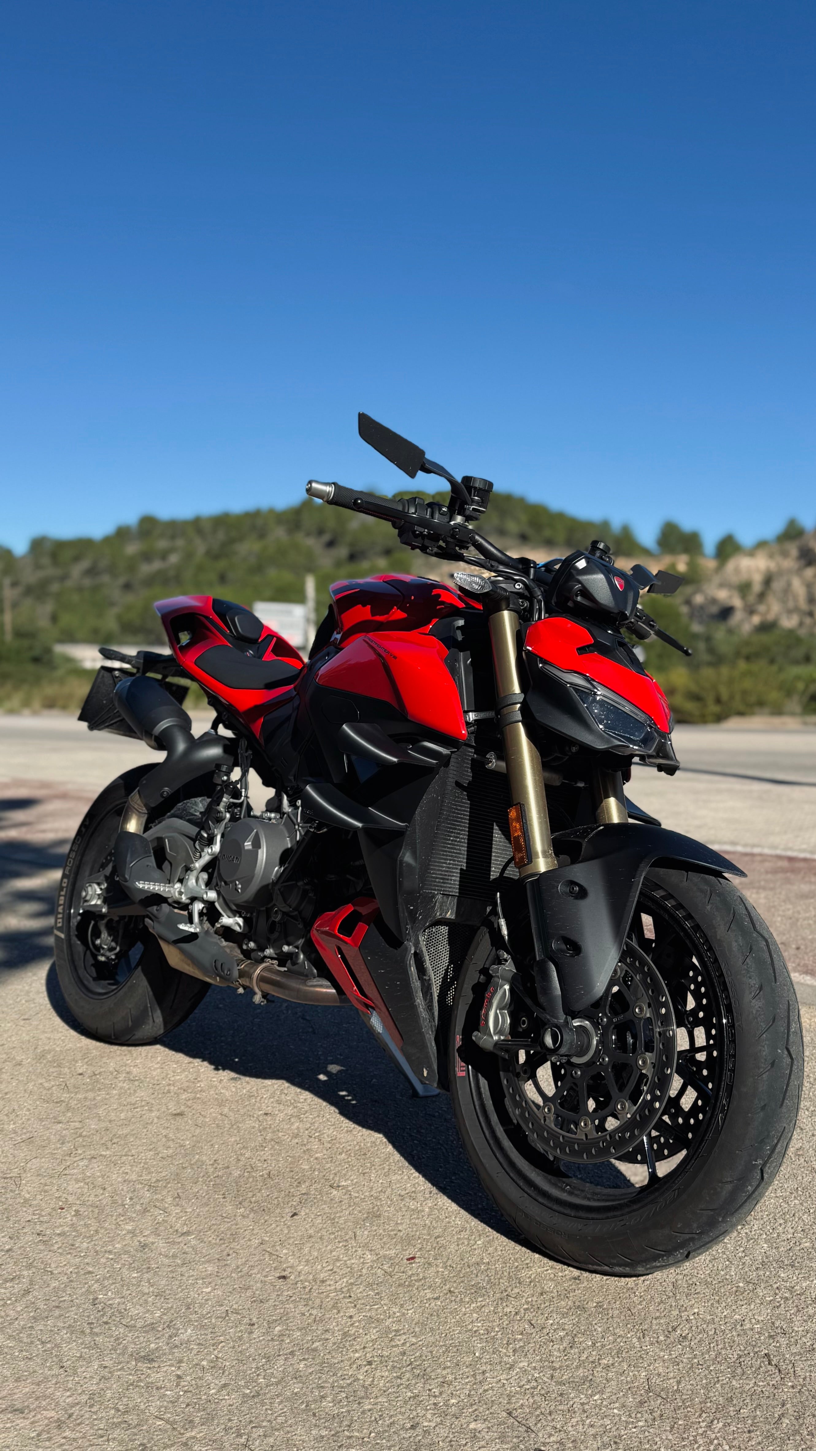 Ali Doppio - Ducati Streetfighter V2 2025