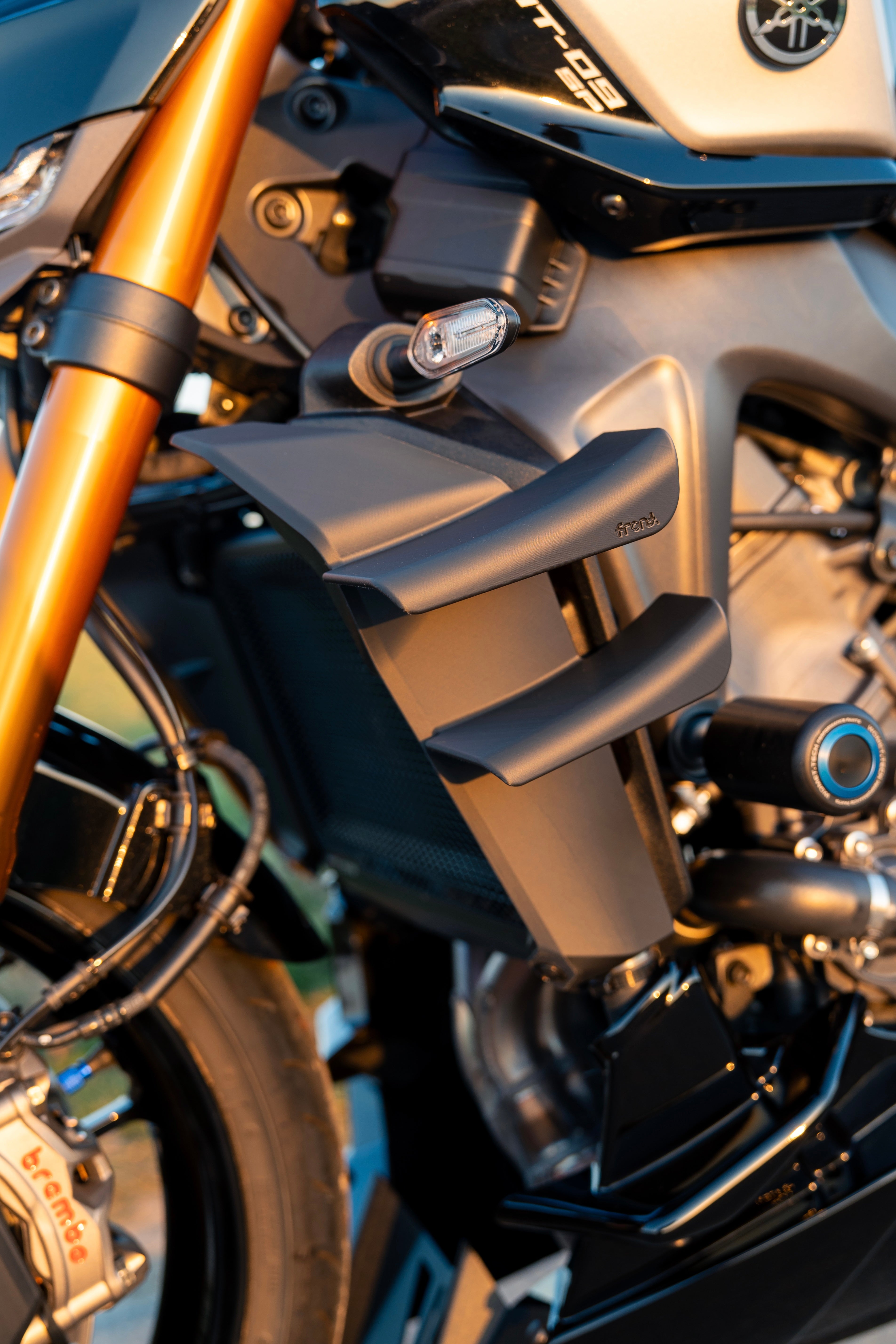 Doppie ali laterali - Yamaha MT09 V4