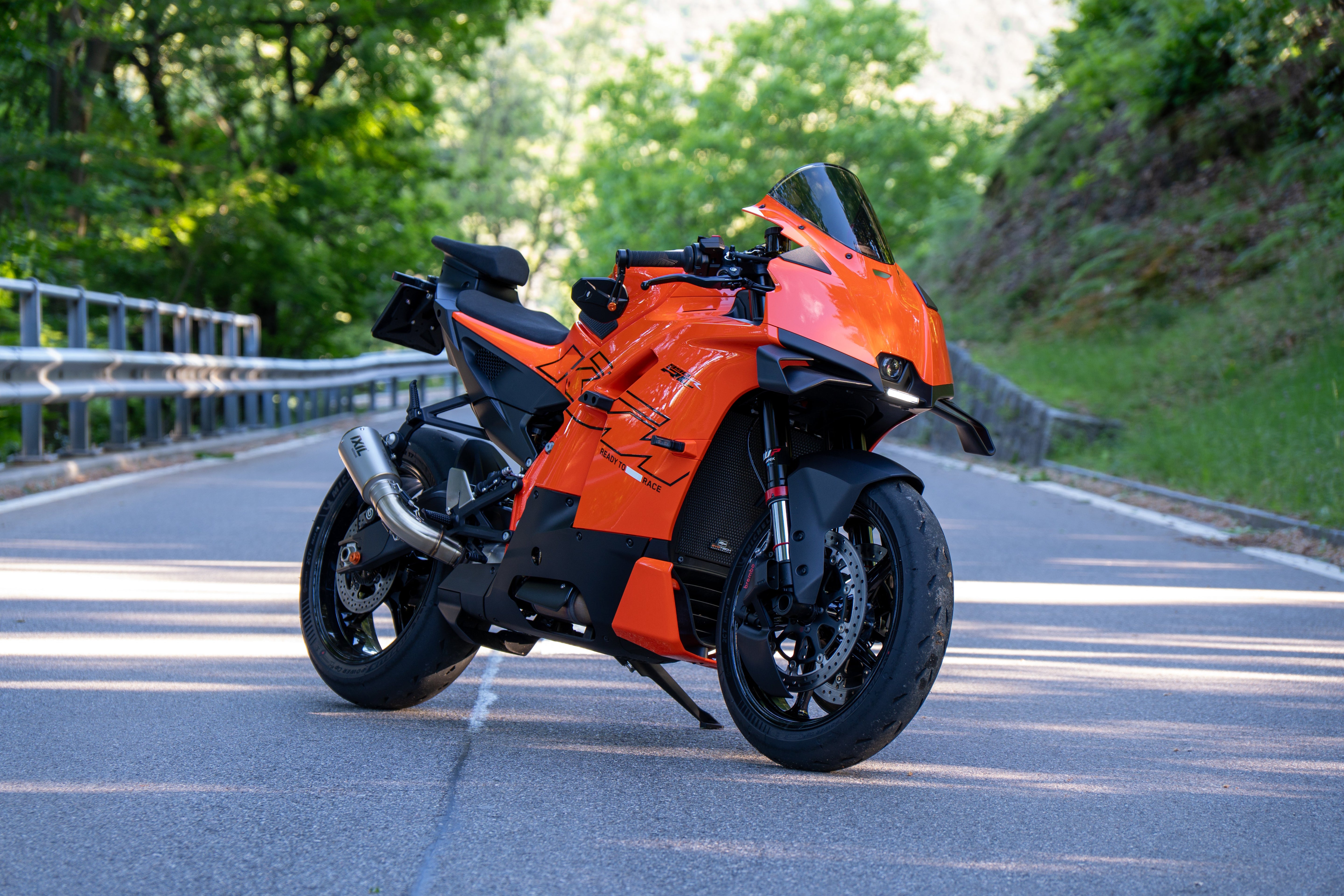 RC 990 R