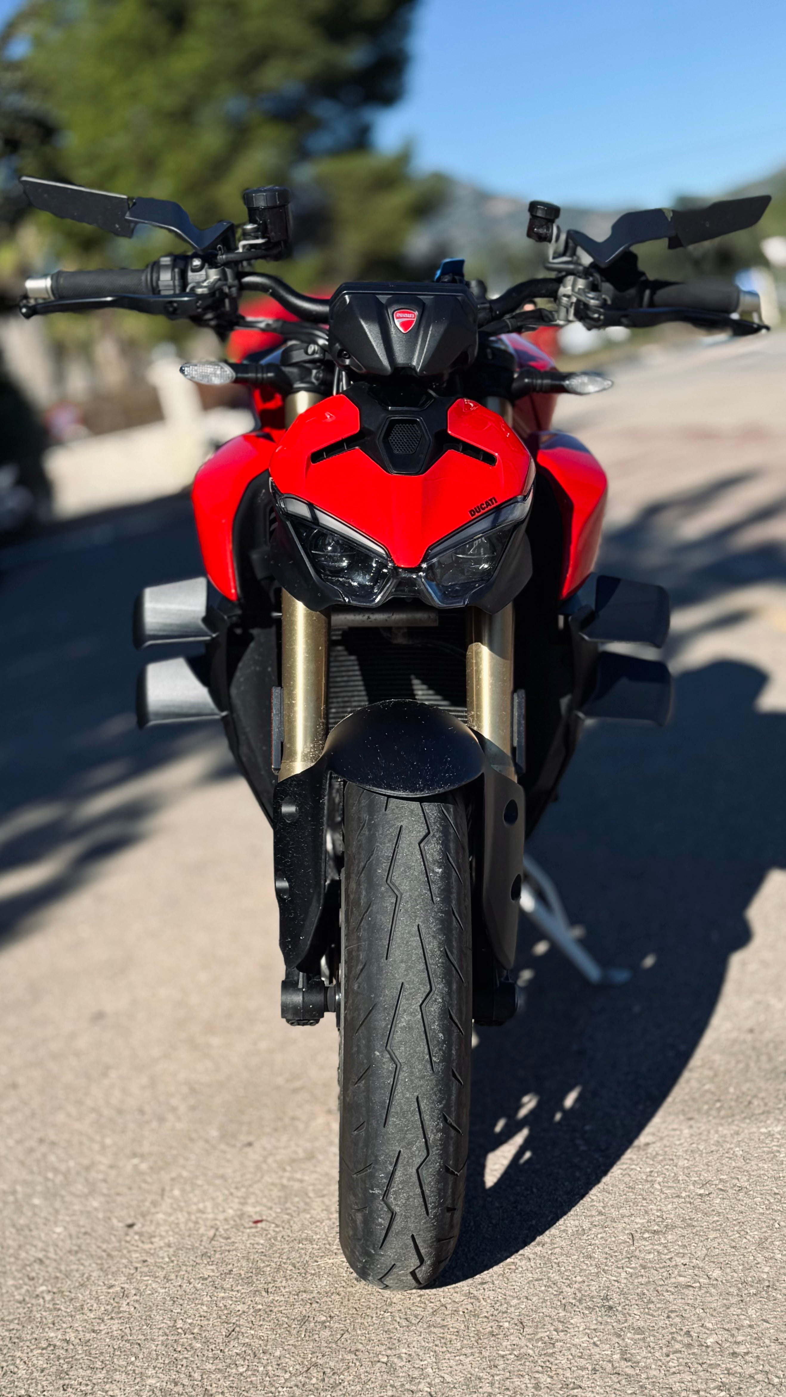 Ali Doppio - Ducati Streetfighter V2 2025