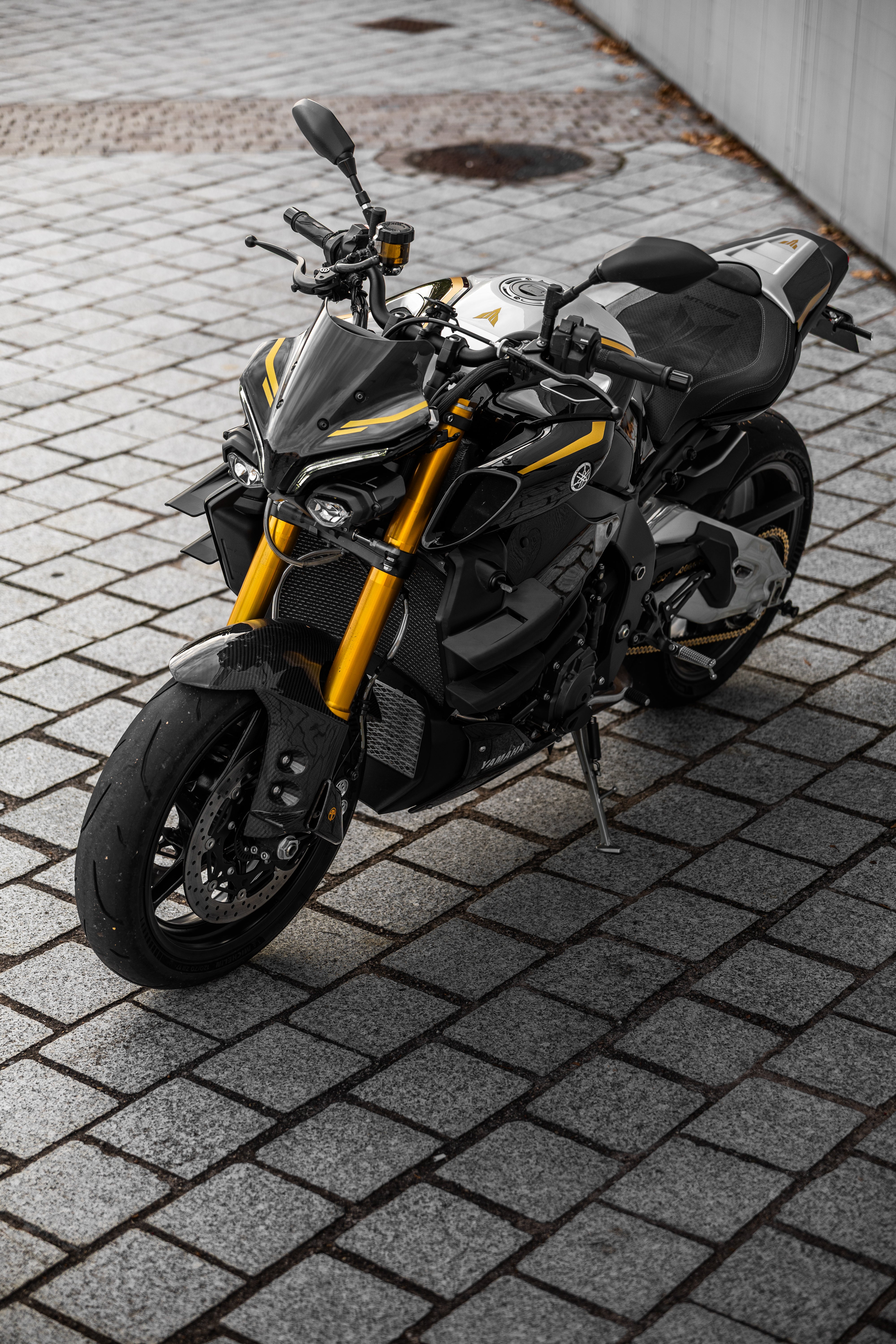 Ali Doppio - Yamaha MT10