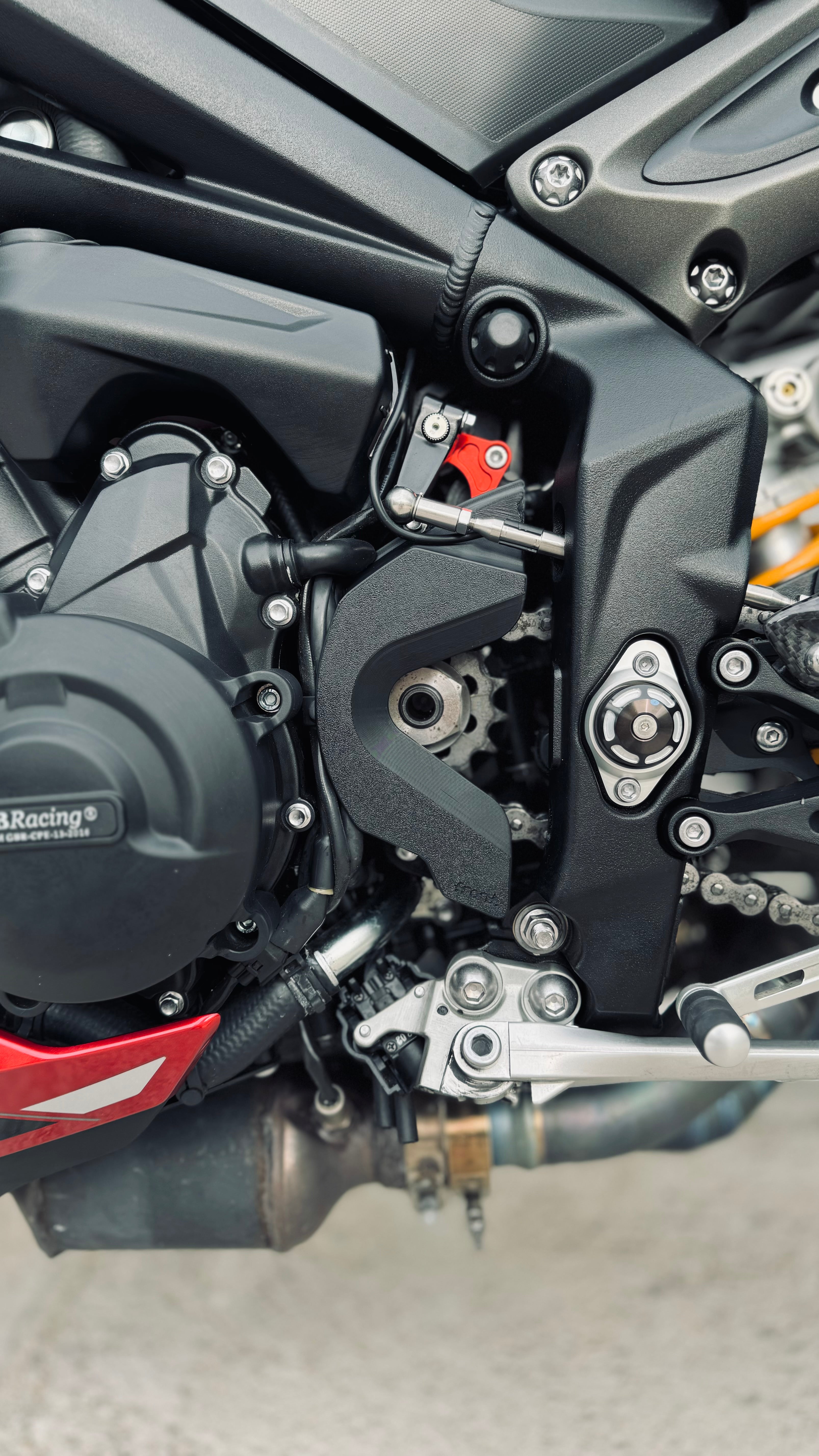 Protezione pignone - Triumph Street Triple