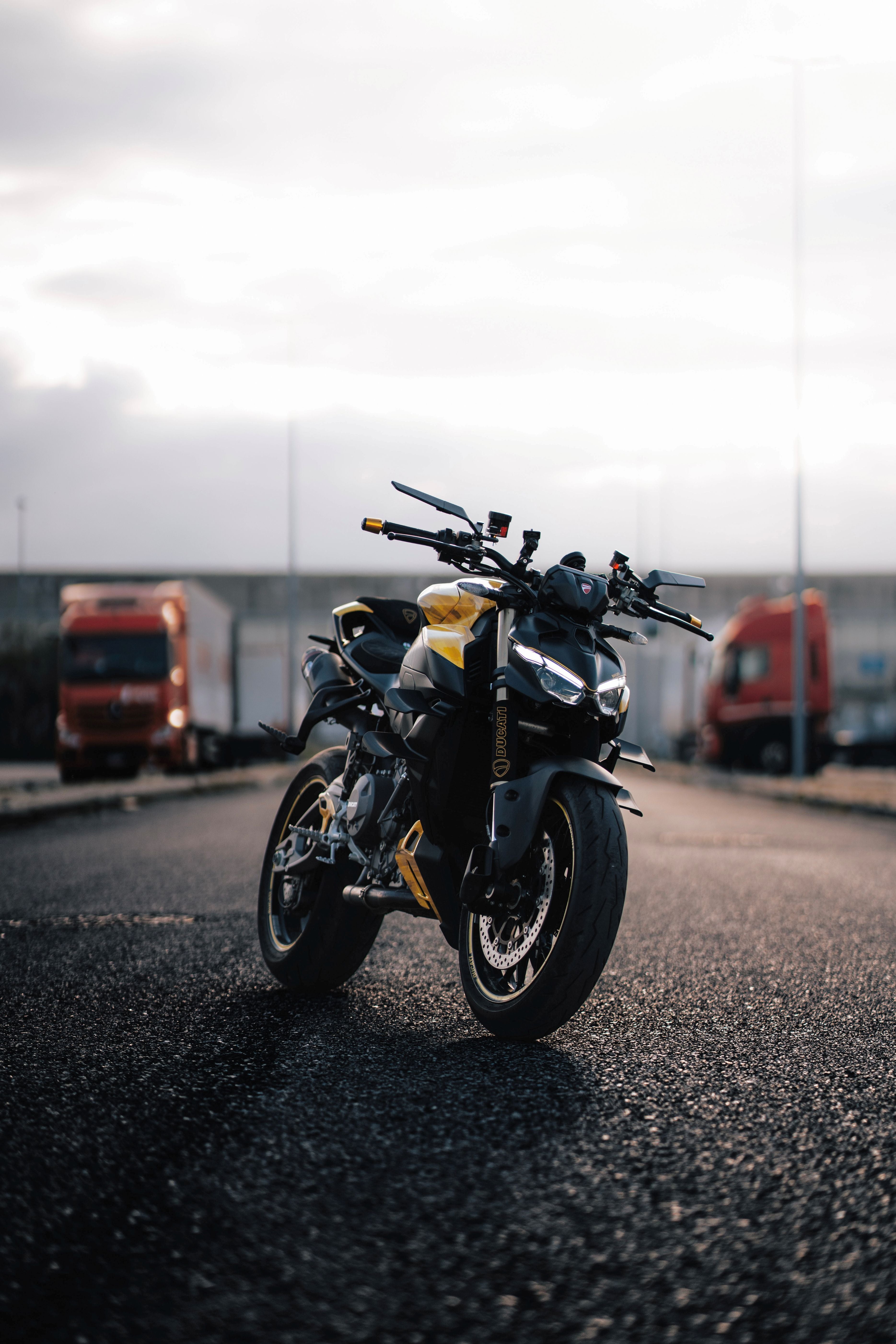 Ali Doppio - Ducati Streetfighter V2 2025